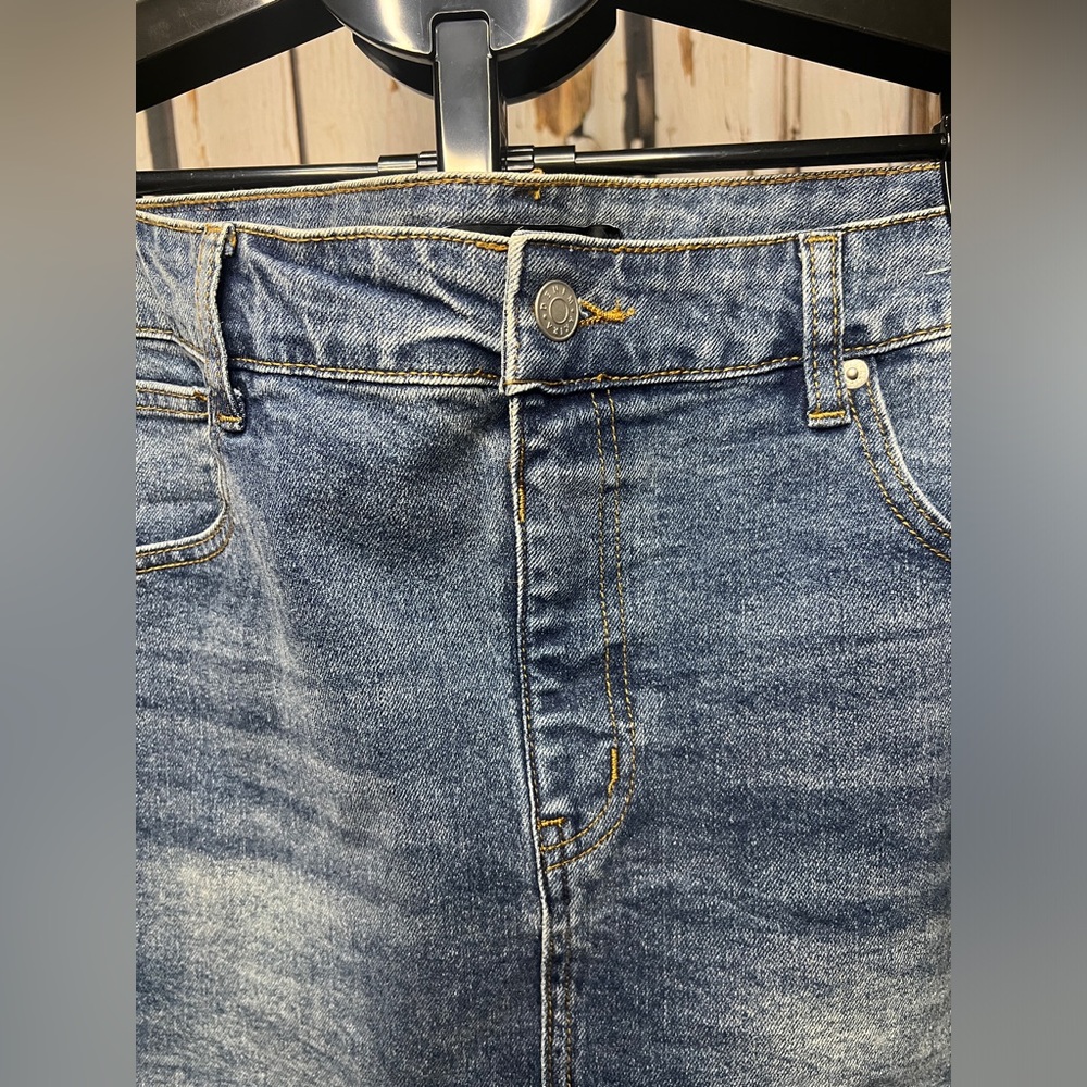 AKIRA Blue Denim Mini Skirt with Frayed Hem - Picture 2 of 8